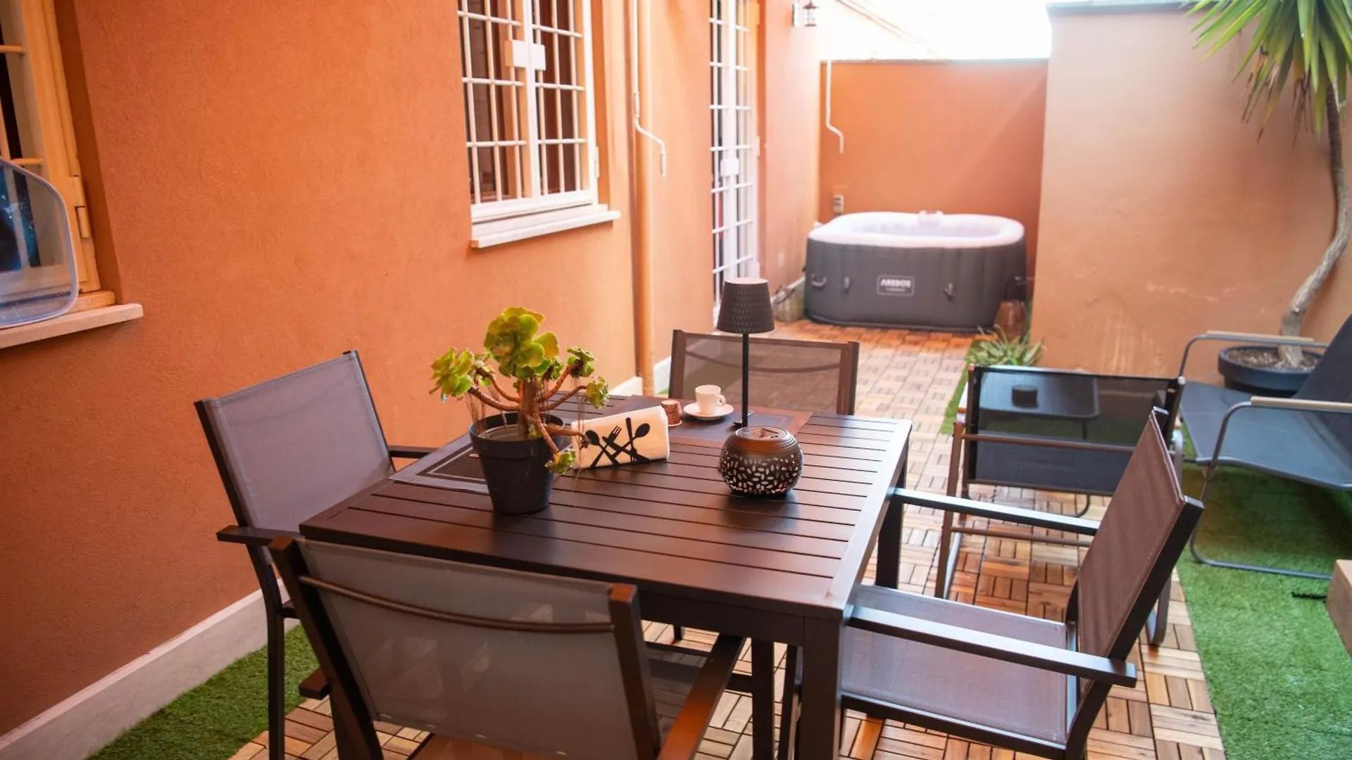 Apartment Welcoming Vatican Garden Home Rome